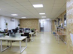 �����k����